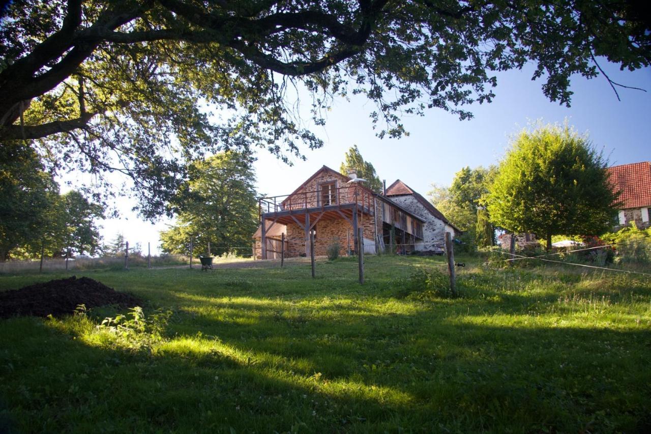 Gite Fleurs D'Esse Hotel Saint-Paul-la-Roche Bagian luar foto